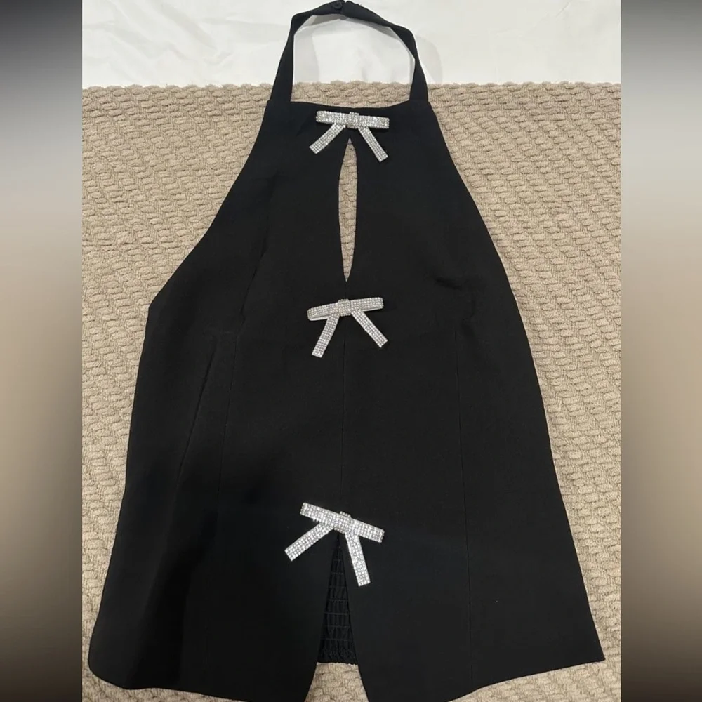 NWOT Black Halter Top Rhinestone Bow Detail Keyhole Going Out Top Size Small - Picture 6 of 9